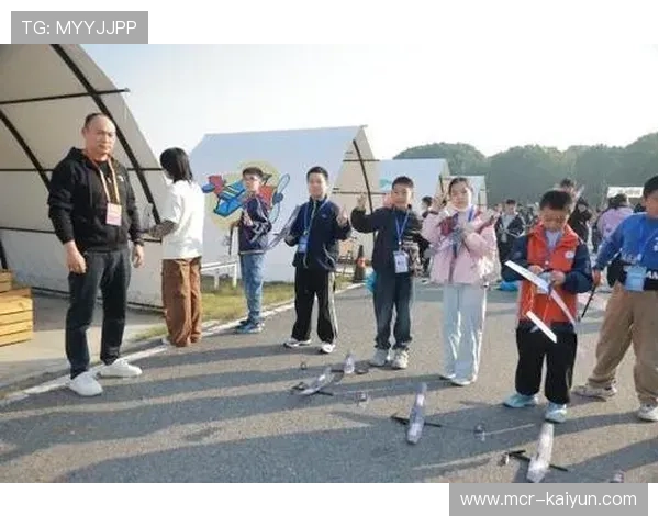 湖北航空模型锦标赛设无人机足球项目，500余名青少年参赛创规模新高